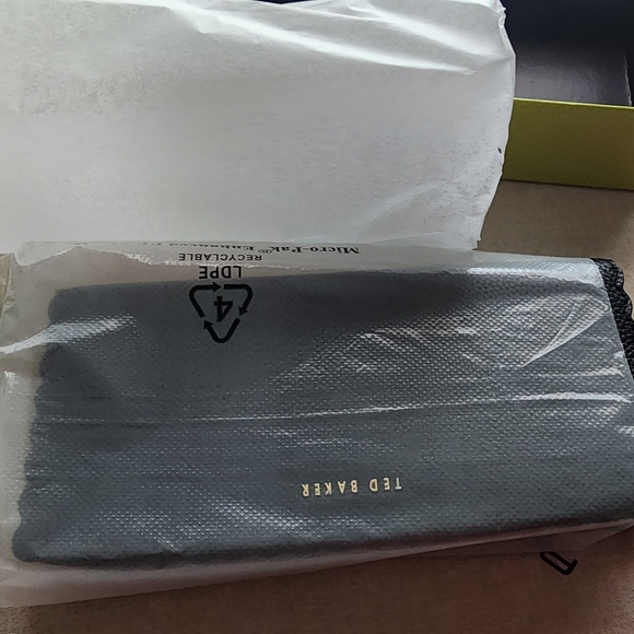 Ted Baker Vivecka scalloped leather purse/ wallet - Picture 4 of 13